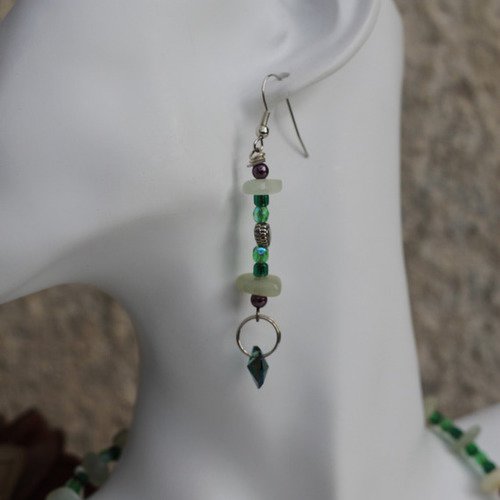 Parure ras-du-cou pendentif-bracelet-boucles d'oreilles verre-cristal de swarovski-jade verte modèle "harmonie"