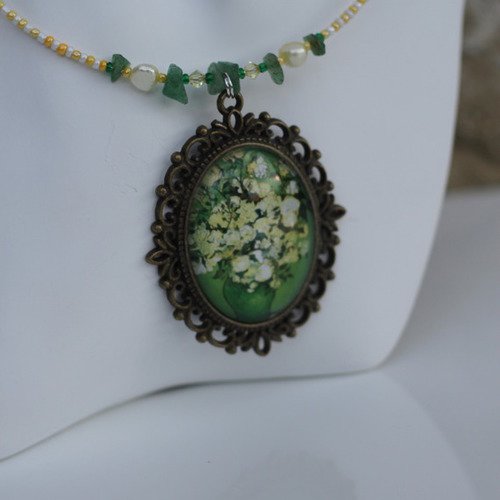 Ras-du-cou pendentif métal-aventurine-eau douce-cristal-perles de verre vert-ivoire modèle "valentine"