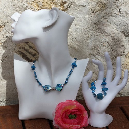 Parure collier et bracelet nacre-eau douce-semi précieuses teintées turquoise modèle "noeud pap"
