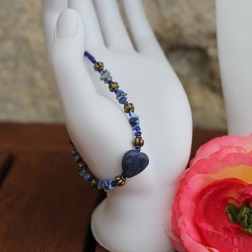 Parure collier pendentif-bracelet-boucles d'oreilles lapis lazuli et graine dans un dégradé de bleu modèle "amiral"