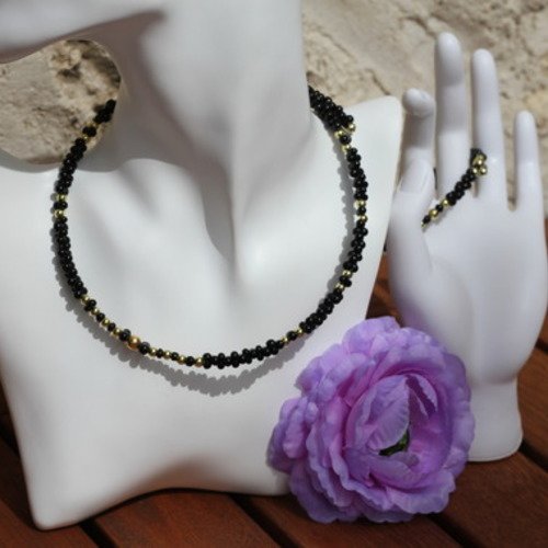 Parure ras-du-cou-bracelet en perles de verre-métal noire et or modèle "galaxie"