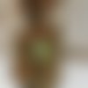 Collier pendentif acrylique-olivier-coquillage-vert-marron-écru modèle "evasion"