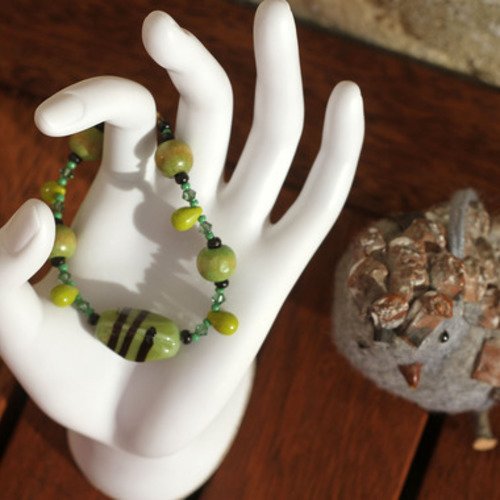 Bracelet céramique-swarovski-verre bohème-bois vert et noir modèle "pistache"