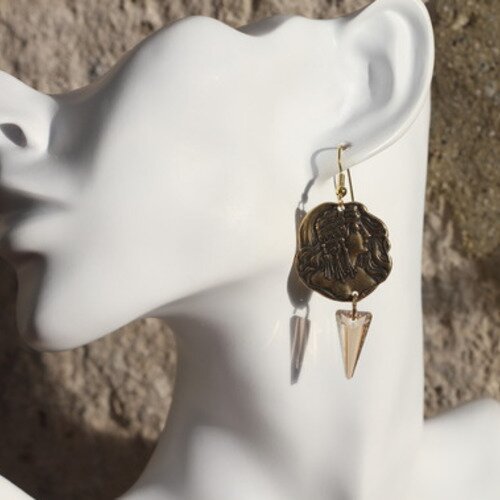 Boucles d'oreilles métal or antique et swarovski or modèle "néfertari"