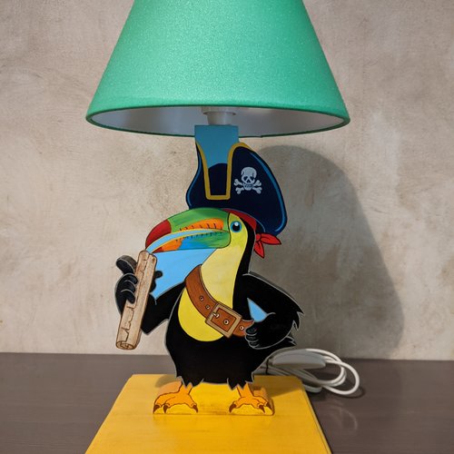 Lampe de chevet enfant toucan pirate  - Un grand marché