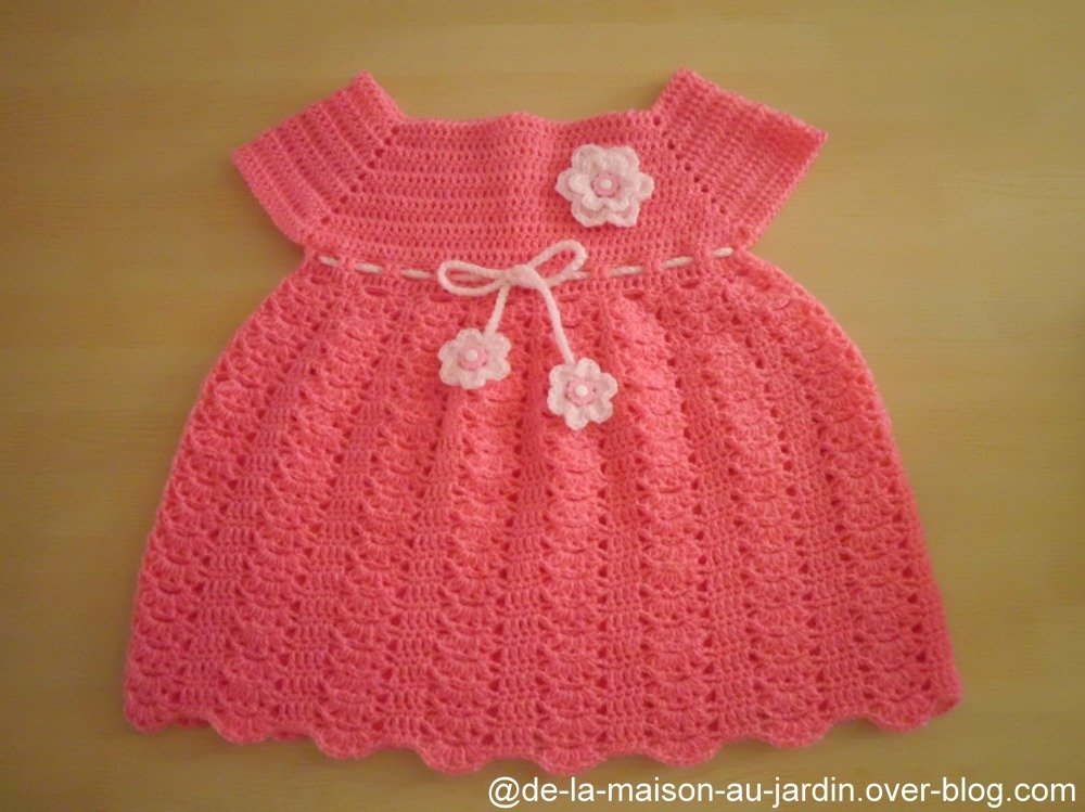 Pdf Crochet Robe Bebe Rose Orne D Un Joli Point Fantaisie Et De 3 Fleurs Rose Poudre De 1 A 3 Mois Facile A Realiser Un Grand Marche