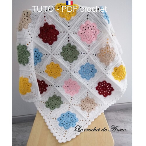 Tuto crochet - couverture bébé orné de jolis carrés, aux motifs fleuris et colorés, facile à réaliser, tuto en francais !