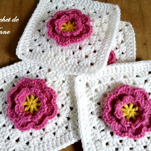 Tuto crochet : motif fleur 3d, carré granny grand-mère, photos chaque rang, facile à réaliser avec schéma, tuto en francais !