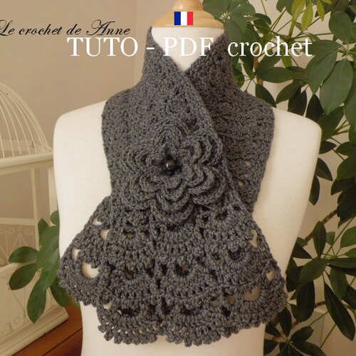 Tuto crochet - echarpe bordure dentelle , orné d'une fleur broche , facile à réaliser , tuto en français !