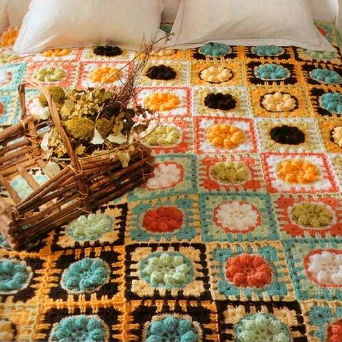 Modèle plaid motifs fleuris et colorés, style campagnard, explications et grilles en français, pdf crochet vintage !