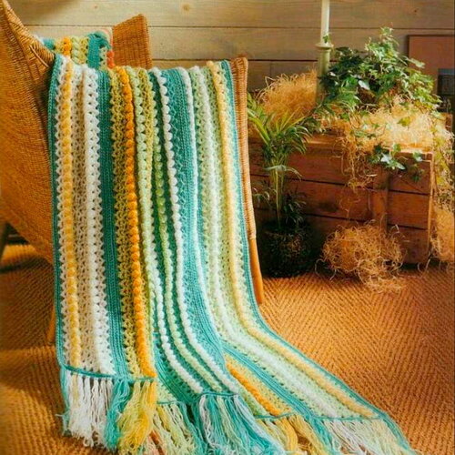 Modèle plaid aux rangs colorés, style campagnard, explications et grilles en français, pdf crochet vintage !