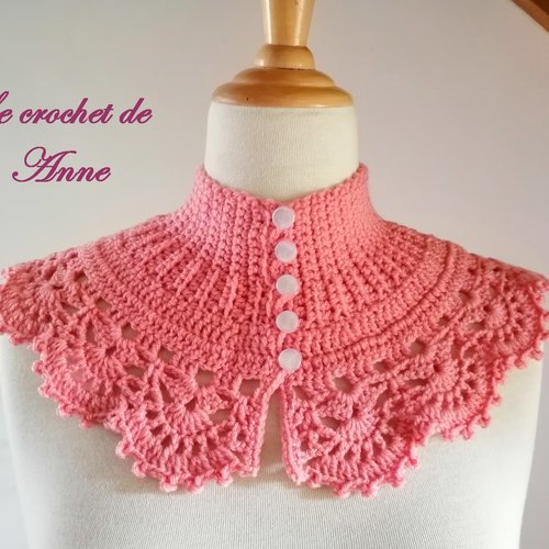 Tour de cou / col rose thé , de style victorien orné d'une bordure dentelle !