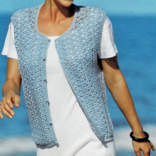 Modèle gilet laine bleu ciel, sans manches, taille 40/42 et 44/46, explications et grilles en français, pdf crochet vintage francais !