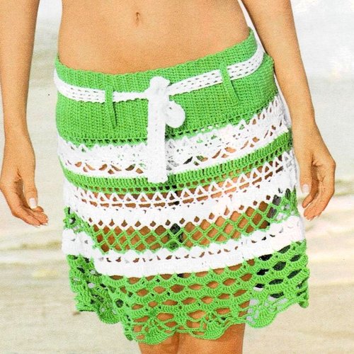 Modèle jupe et bikini coton blanc vert, plage été, tailles 38/40 et 40/42, explications et grilles en français, pdf crochet vintage !