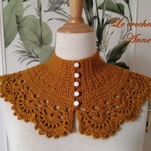 Tour de cou / col jaune moutarde, de style victorien orné d'une belle bordure dentelle !