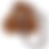Mini-bourse en cuir cannelle lacet marron avec son bouton en bois bo625