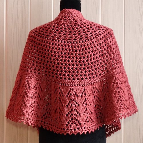 Châle rose en laine tricoté main