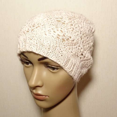 Bonnet rose clair en alpaga et soie tricoté main