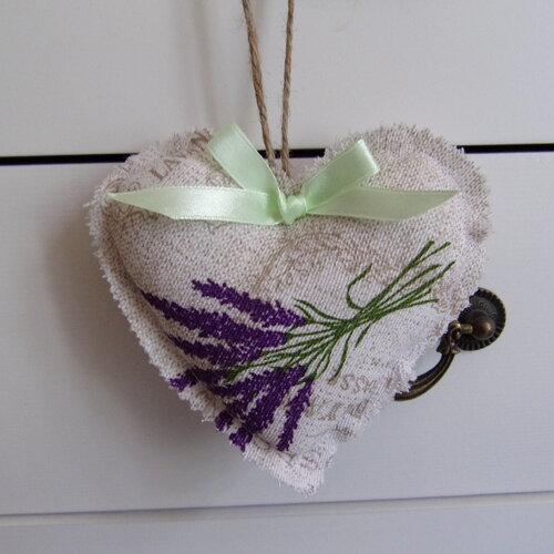 1 coeur en tissu à suspendre bouquet de lavande décoration de clé motif fleurs provence ruban vert 11cm