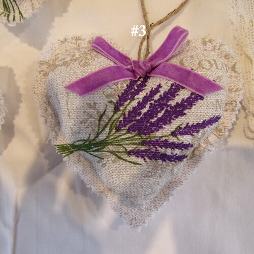 Coeur en tissu à suspendre bouquet de lavande décoration de clé motif fleurs provence velours mauve 11.5 cm
