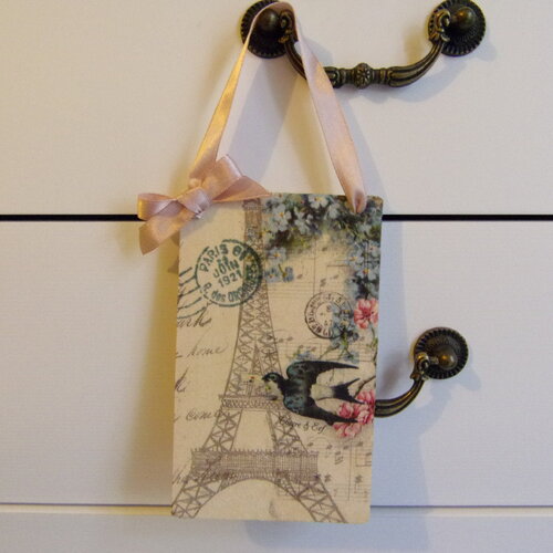 Plaque de porte en bois décoration murale tour eiffel hirondelle et myosotis carte postale paris rétro vintage shabby chic