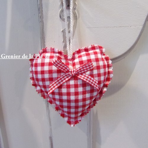 Coeur à suspendre décoration en tissu à carreaux vichy rouge coussin de clé style campagne