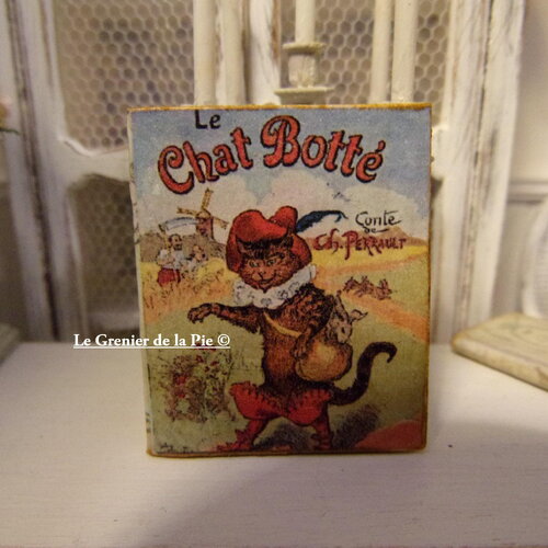 Livre miniature le chat botté conte de fée mini chat bibliothèque maison poupées échelle 1:6 fait main