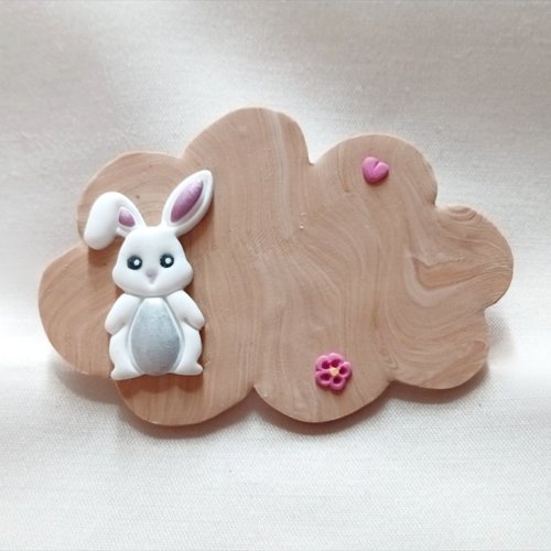 Badge personnalisable en fimo pour infirmière, sage-femme, etc. - modèle "petit lapin"