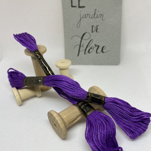 Violette - 112 / équivalence coloris dmc 552