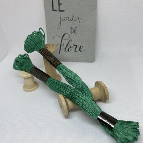 Vert malachite - 412 / équivalence coloris dmc 562