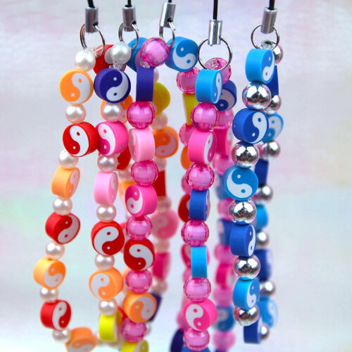Bijou de téléphone perlée ying yang - phone charm zen