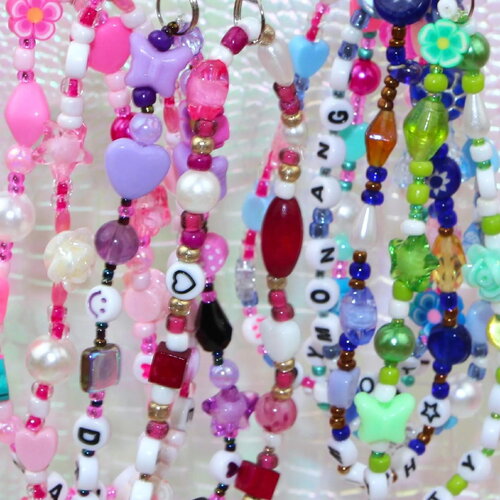 Bijou de téléphone y2k en perles - modèle unique fait main