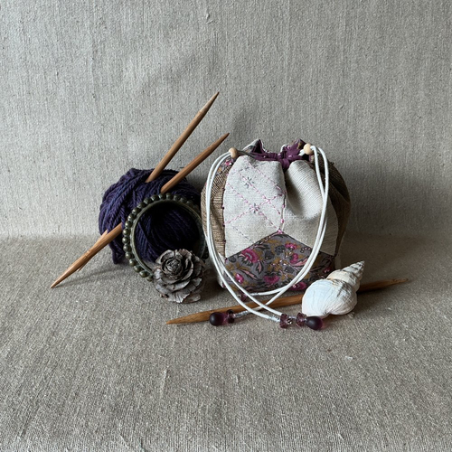 Sac esprit komebukuro en soie brute écrue, tabac et prune.