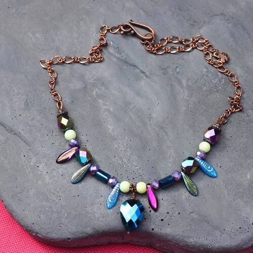 Ensemble collier court aux couleurs du paon, chaine cuivre vieilli