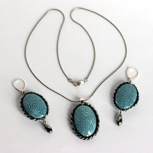 Ensemble collier pendentif et boucles d’oreilles en argile polymère turquoise et anthracite argenté