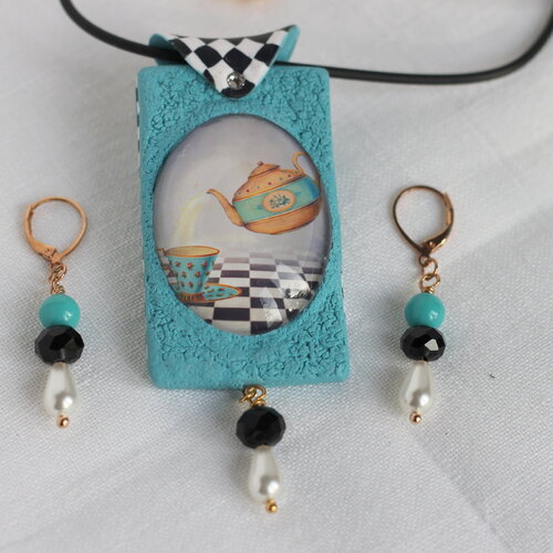 Ensemble collier pendentif alice pays des merveilles avec bo