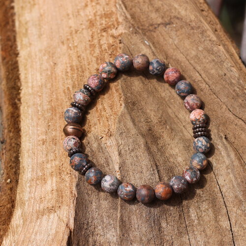 Bracelet homme ou unisexe élastiqué, en perles de pierre naturelle jaspe léopard, et perles intercalaires en cuivre vieilli