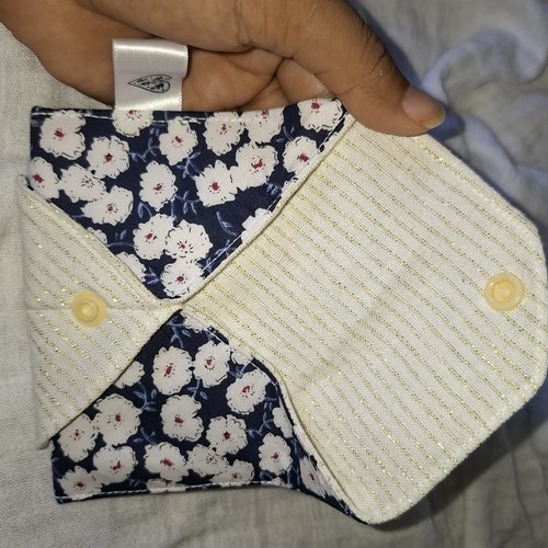 Porte monnaie & porte-cartes fleuri – double poche