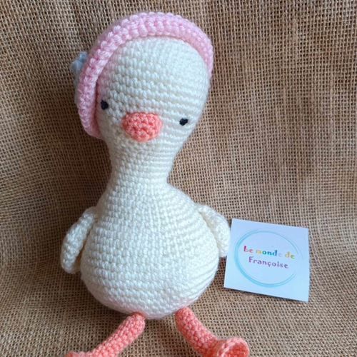 Plume, l'oie blanche crochetée