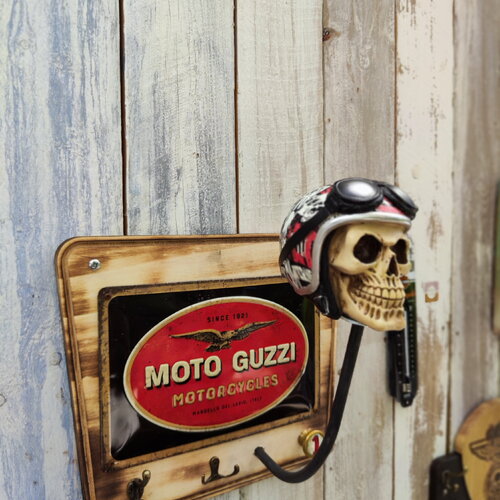 Porte casque plaque moto guzzi  de nostalgic art, personnalisable ou plaque seul sans plateau ni support — cadeaux