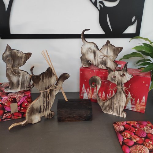 Décoration à poser, chat en bois blanc et coloré