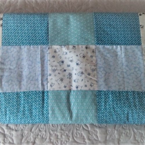 Couverture Bebe Plaid Douillet Pour Lit D Enfant Tissu Patchwork Un Grand Marche