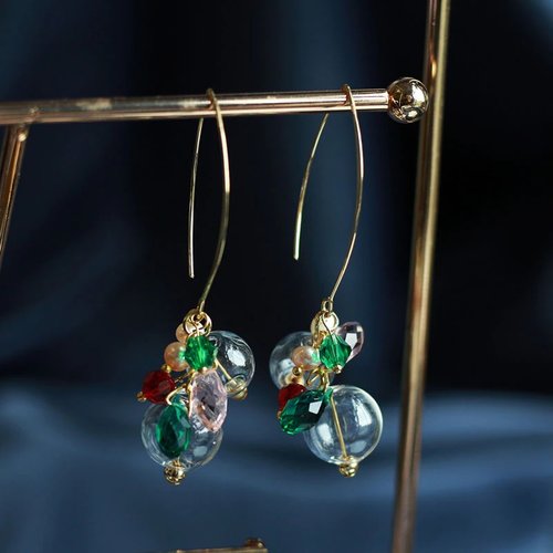 Boucles d'oreilles pendantes dorées avec bulles de verre et perles de cristal multicolores