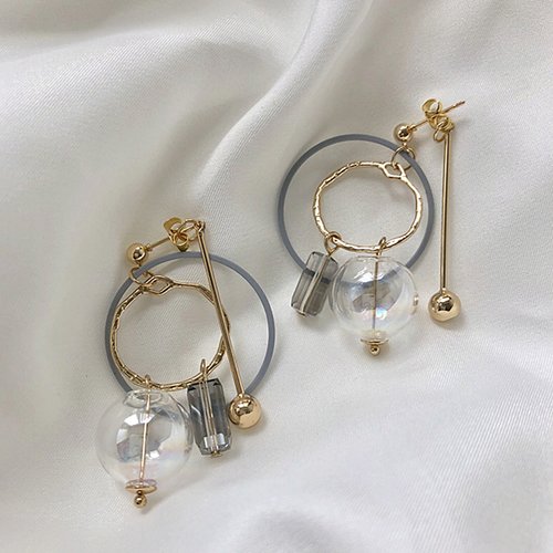 Boucles d'oreilles pendantes dorées, créoles dorées bulle de verre et perle de cristal