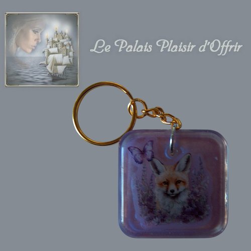 Porte-clef - résine - pendant carré mauve avec loup dans la lavande