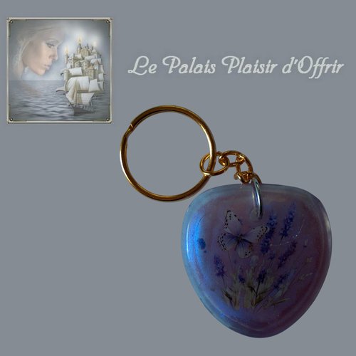 Porte-clef - résine - coeur mauve translucide garni d'un bouquet de lavande