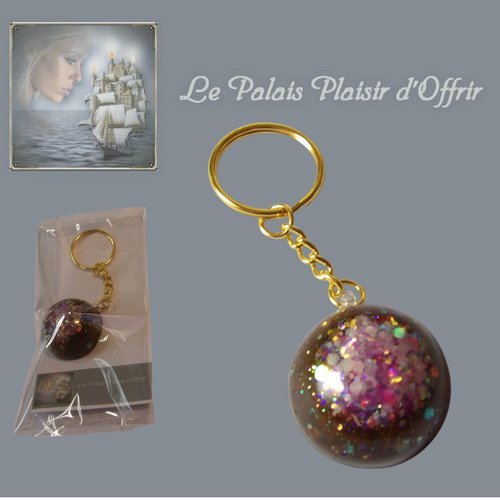 Porte-clef - résine - demi spère résine teintée et paillettes parme irisées