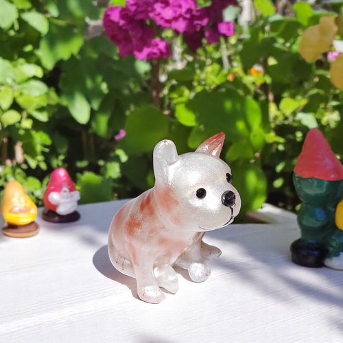 Animal - resine - chien - bouledogue bicolore assis
