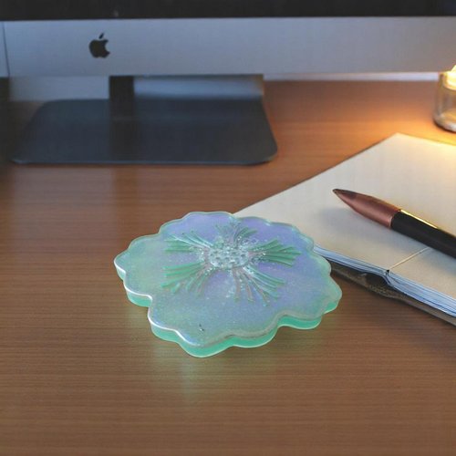 Support - résine - fleur de cerisier verte irisée