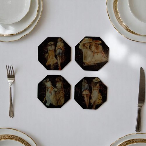 Sous-verres - résine - 4 sous-verres duo de jeunes femmes